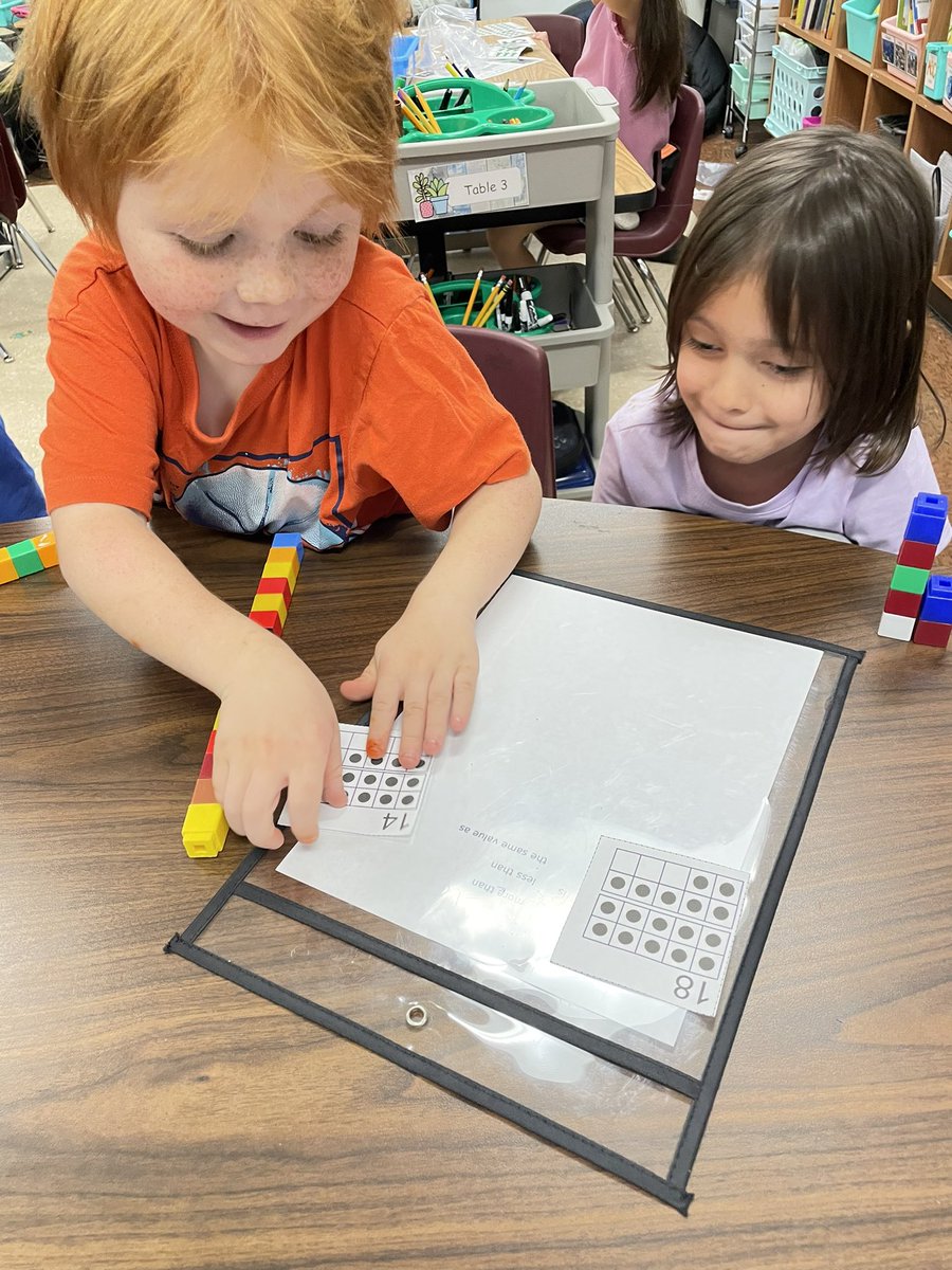 kinderray226's tweet photo. 💡Light-bulb moments comparing numbers in small group today! #mathcountsinMISD @MES_beyourbest #smallgroup #Kindergarten https://t.co/B4QNEutB2g