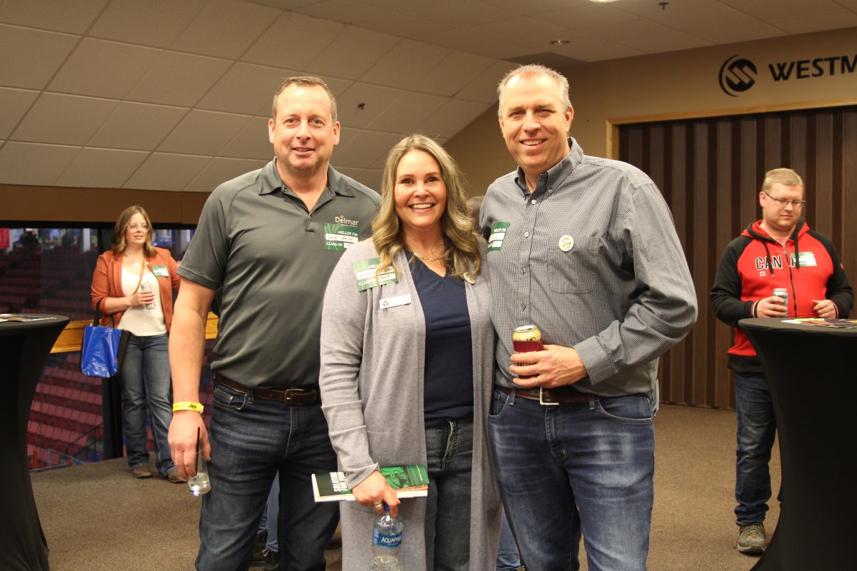 AgAssiniboine's tweet photo. 🌾 We got to catch up with Ag Alumni at our mixer event at @MBAgDays. 

#agbelongshere #accaggies https://t.co/49NXgJU8UU