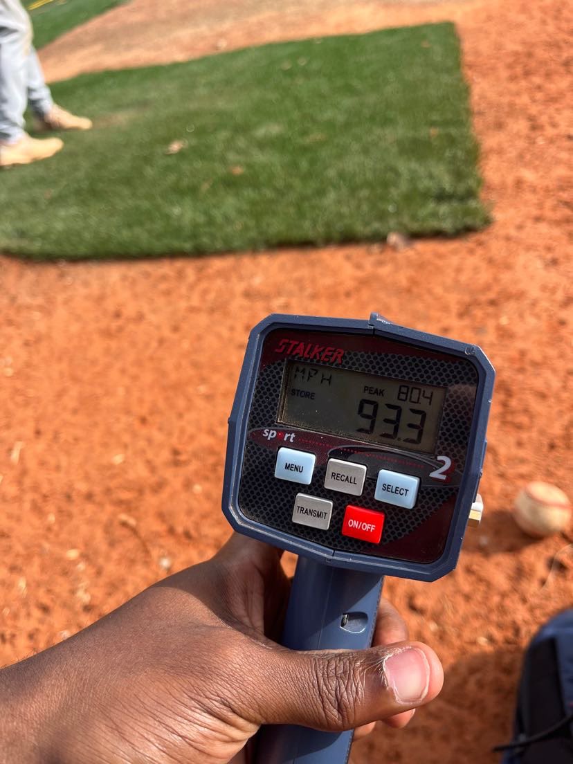 Huge new pr at 93.3 in the pen today. Live AB’s are coming next week. <a href="/PG_Uncommitted/">PG_Uncommitted</a> <a href="/jake11hy/">Jake Hylinski</a> <a href="/LoweryDevon/">Devon Lowery</a> <a href="/BlendrofGr8ness/">Mike Williams</a> <a href="/FlatgroundApp/">FLATGROUND Pitching</a> @PBR_SC