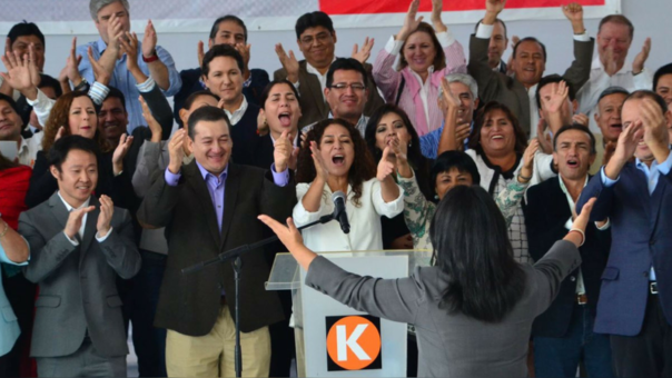 DanielUrresti1's tweet photo. En horas tan difíciles como los que hoy vivimos, en el que mandan a enfrentarser a nuestros hermanos soldados y policías con nuestros hermanos de provincias, es inevitable recordar el origen de la gran crisis.
#FujimorismoNuncaMás https://t.co/hnUOmUVQxK