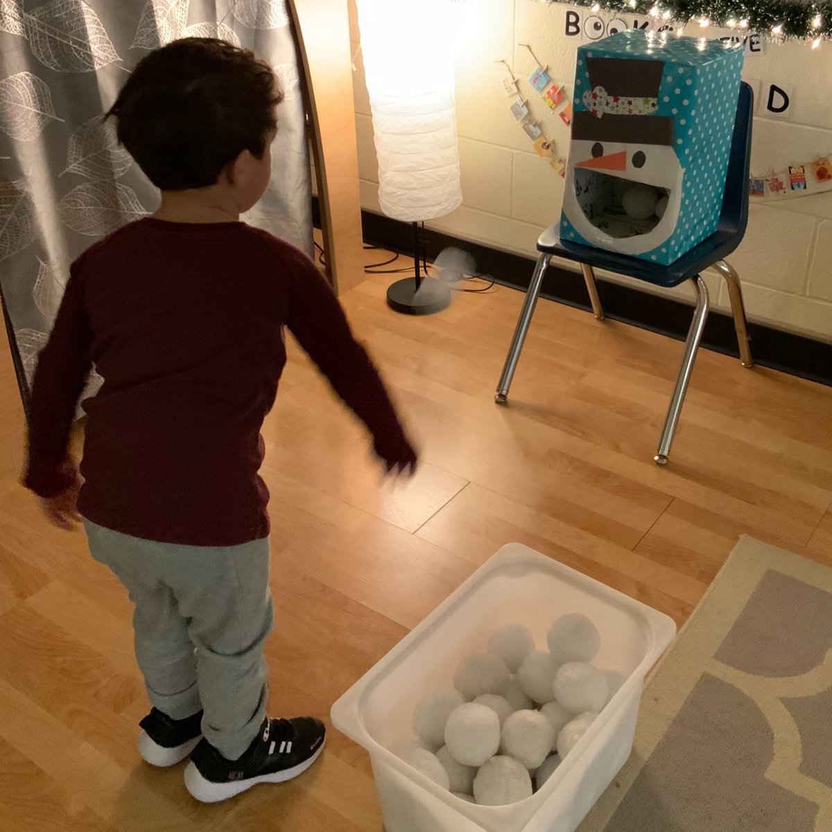 IRECPreK's tweet photo. ☃️Snowball Toss Game☃️ Practicing our underhand toss as we throw snowballs into the snowman box! Great opportunities for #SocialSkillDevelopment as we play, too: Forming a line to wait for a turn, turn taking, & encouraging our friends to do their best! @IREC1 #GrossMotorSkills https://t.co/hPWKpw04K8