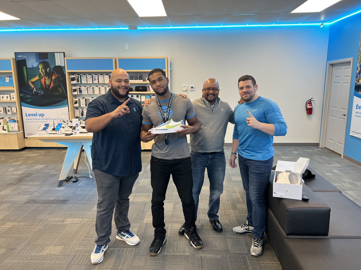 Shout out to my Alliance Akron location for being #FiberFresh keep grinding! #CloseitLoaditCallit <a href="/BIGBizDecker/">Eric Decker</a> <a href="/keroninc/">Keron Incarnato</a> <a href="/PhilWhite3612/">Phillip White</a> <a href="/mattsharrak/">Matthew Sharrak</a>