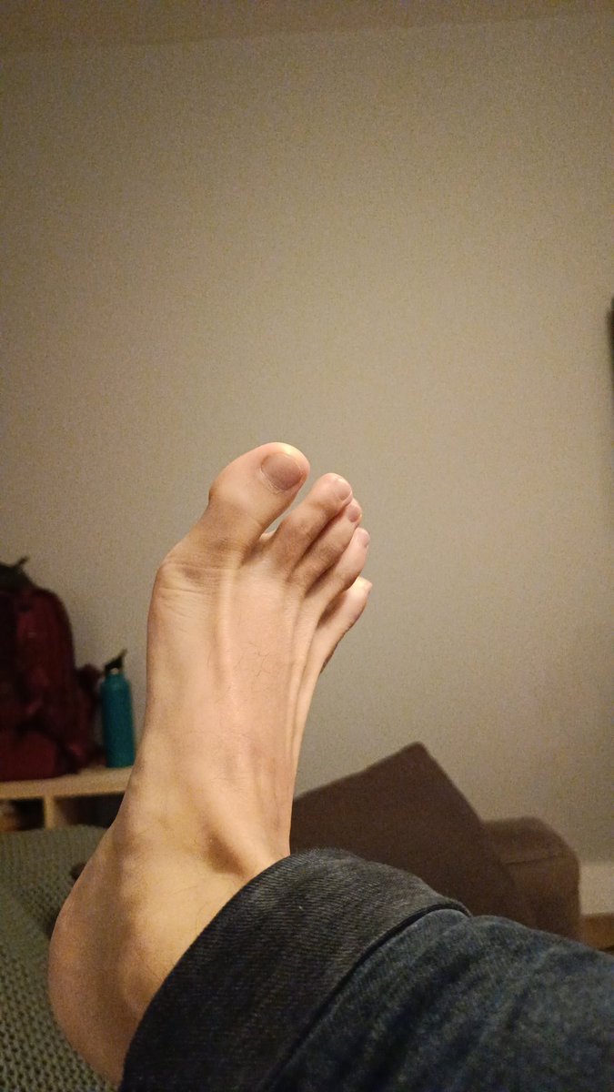 Hi #feet lovers! Qui veut lécher ?