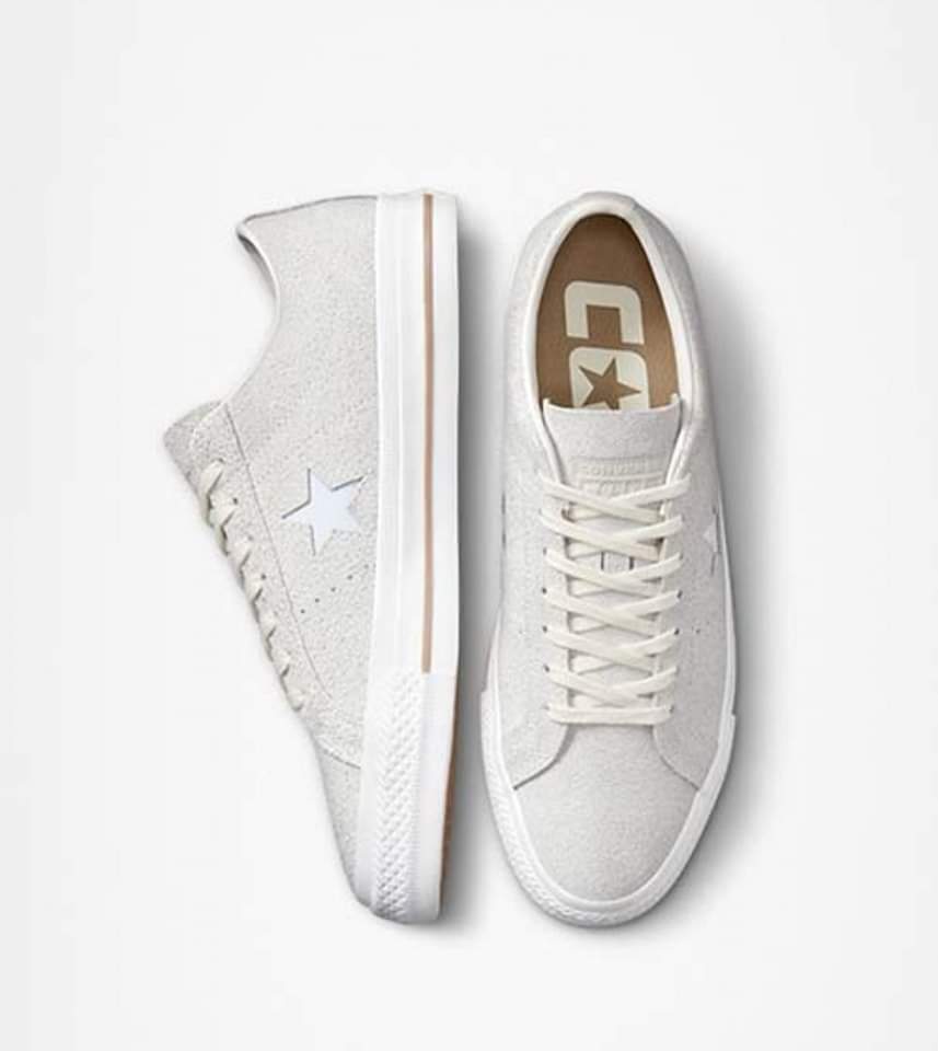fablareshopph's tweet photo. #FIPHKRFinds #Converse #OneStarPro

[ON HAND]

SALE ❗️SALE ❗️SALE❗️
 🔹️ One Star Pro Vintage Suede Lightbone 
➖US ️Women Size: 7.5
➖️US Men Size: 5.5

💸 Php 3,750 + LSF

ORDER FORM: https://t.co/9kEd32uPmx 

For inquiries, please send us a message. ☺️ https://t.co/eLPk5Qlp08