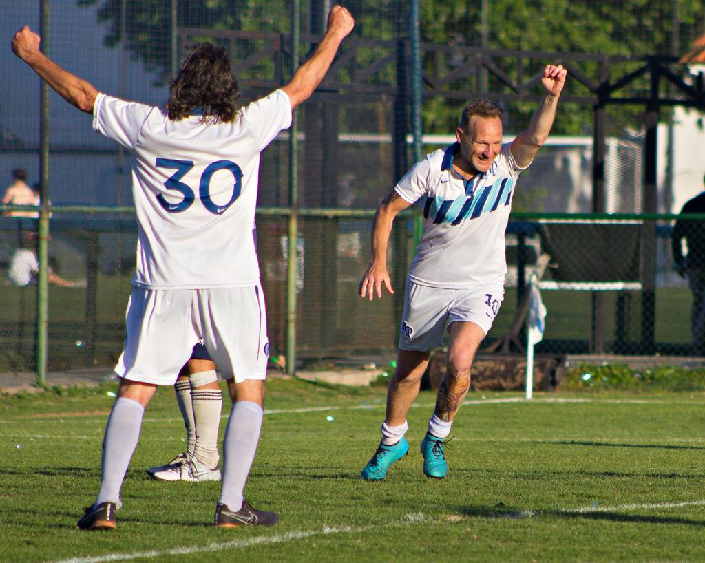 gebaoficial's tweet image. Puño en alto y a festejar 🏆💪

#geba #gimnasiayesgrimadebuenosaires #menssana #familiageba #gebafutbol #fútbolmetropolitano