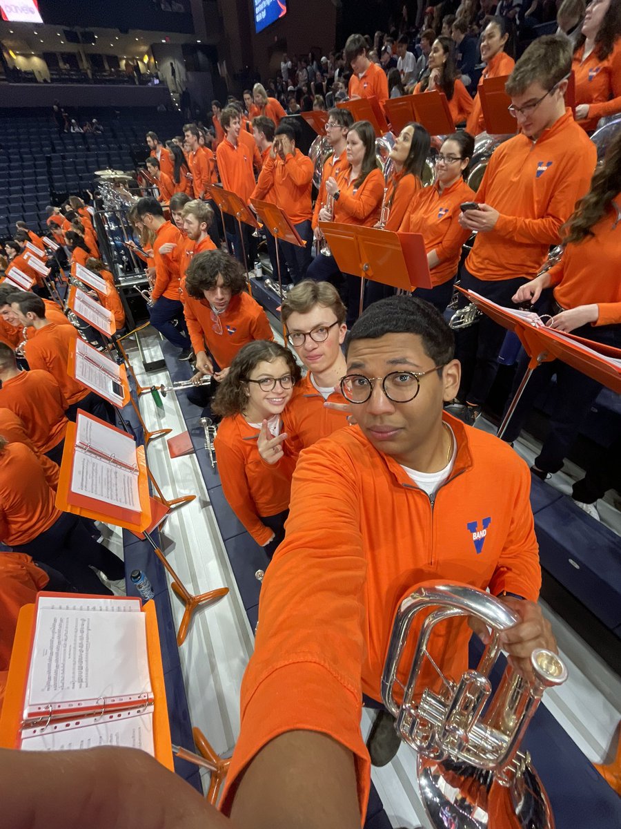 namwensecnarf's tweet photo. I can’t believe Lebron James and Michael Jordan and Larry Bird and Joe Biden are here tonight in JPJ! #GoHoos https://t.co/iLIwRJJKUm