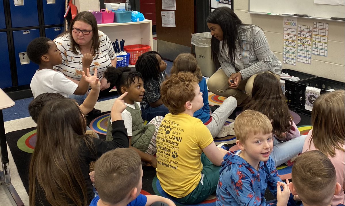 What a great day we had with <a href="/LizHughes77/">Elizabeth Hughes</a>! Thank you <a href="/AmstiUAH/">AMSTI-UAH</a> for partnering with <a href="/MadCoSchools/">MadCoSchools</a>!!! <a href="/RivertonElem/">Riverton Elementary School</a>