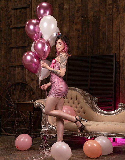 It's my level up day! 🎈💕 https://t.co/LFJ9zM55gT