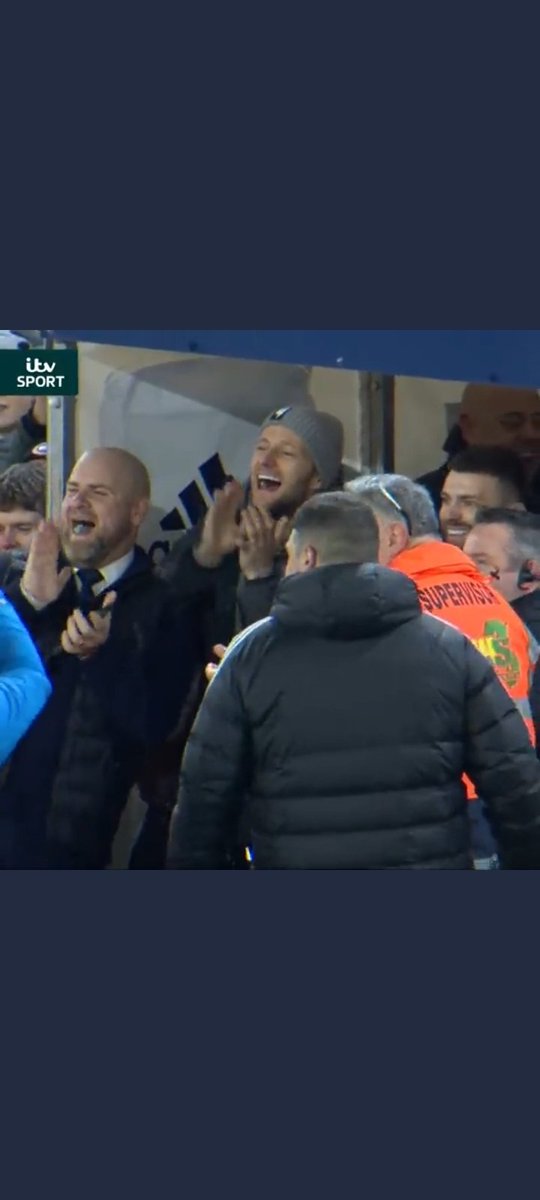Rob LUFC ๐๐ค๐ (@roblufc2025) on Twitter photo Hahaha <a href="/LiamCooper__/">Liam Cooper</a> suggesting to <a href="/Cli5hy/">Mateusz Klich blue_tick</a> to give the fingers to the Cardiff fans, the faces when he actually followed true brilliant ๐คฃ๐คฃ๐คฃ๐คฃ๐คฃ 2 legends #lufc Hahaha <a href="/LiamCooper__/">Liam Cooper</a> suggesting to <a href="/Cli5hy/">Mateusz Klich blue_tick</a> to give the fingers to the Cardiff fans, the faces when he actually followed true brilliant ๐คฃ๐คฃ๐คฃ๐คฃ๐คฃ 2 legends #lufc