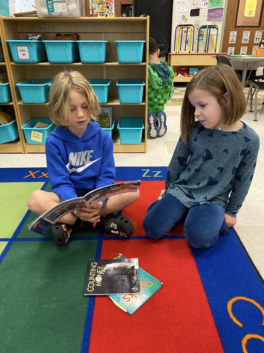 What a treat having our 1st grade friends read nonfiction books to us today!!! So incredibly proud of these Rangers!!! 💚📖🤎 <a href="/MrsGrayRCE/">Mrs. Gray</a> <a href="/MsCsBusyBees/">Victoria Cerulli</a>