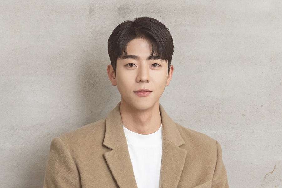 KpopAllFandomID's tweet photo. #ChaeJongHyeop Opens Up About "#UnlockMyBoss," His Epilepsy Diagnosis, Upcoming Military Enlistment, And More 
https://t.co/N9SOlAZw9f https://t.co/qnYBviGIA6