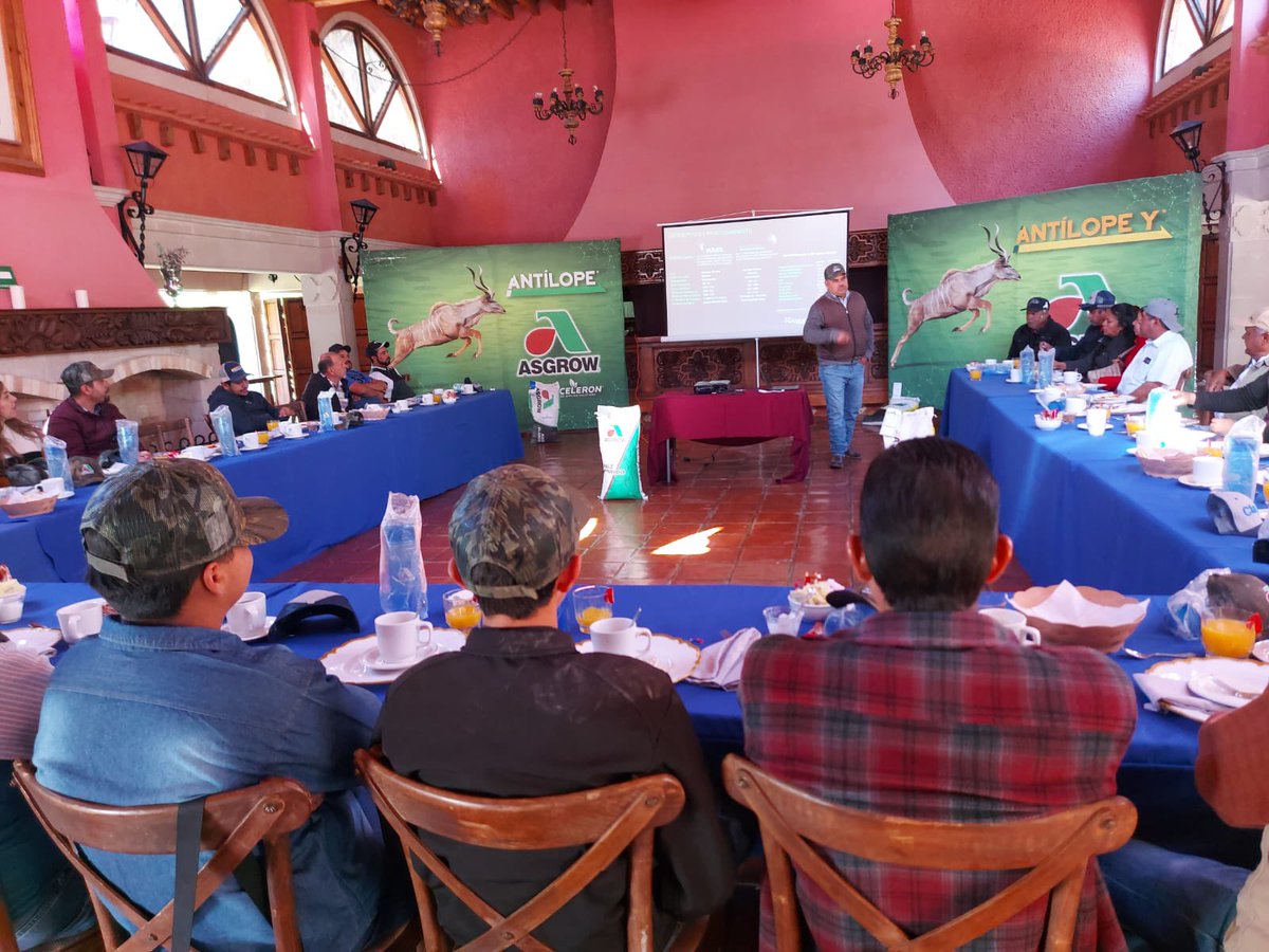 sspugass's tweet photo. Desayuno informativo para agricultores maiceros de Durango. Iniciamos el PV 2023 🙏🏻 https://t.co/xd8Kl6j7WQ