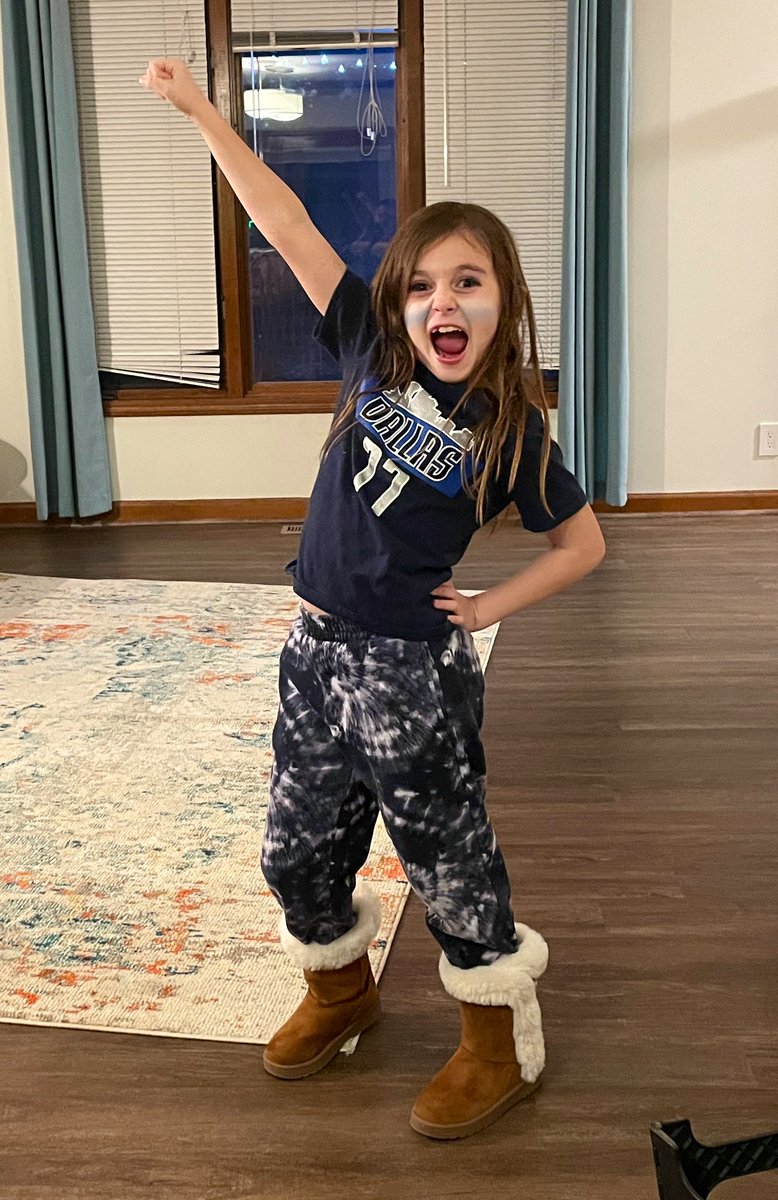 robdoncollins's tweet photo. We’re ready for the @dallasmavs game tonight!!! Go MAVS!!! #MFFL https://t.co/4kyDXMkBfr