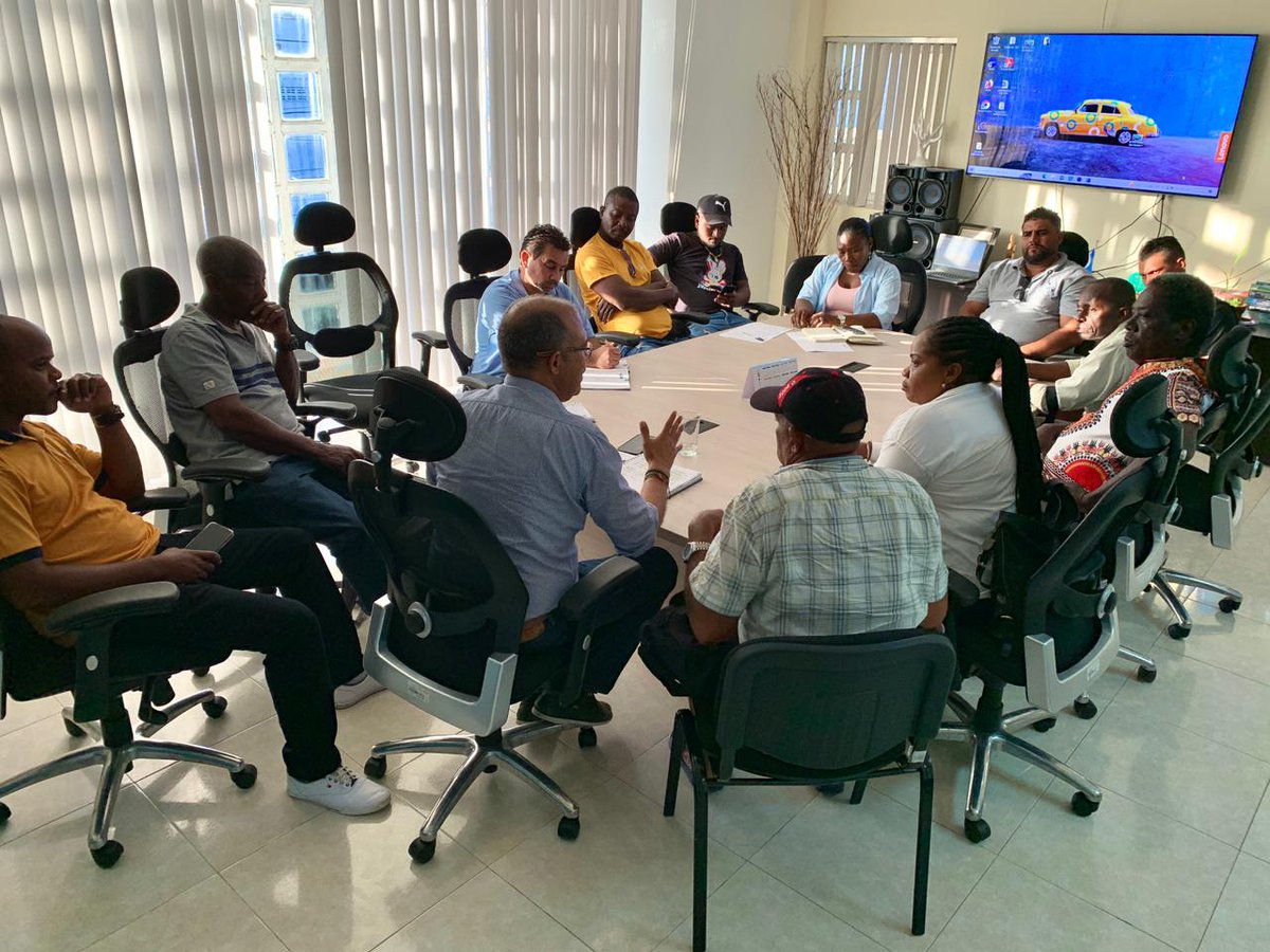 coralina_sai's tweet photo. #AEstaHora el Director #CORALINA, @ArneBritton, sostiene reunión con operadores turísticos del Parque Regional #JohnnyCay en aras de hacer sustentación sobre las acciones adelantadas por parte de la entidad dentro del atractivo natural. https://t.co/6ZjrbFvP40