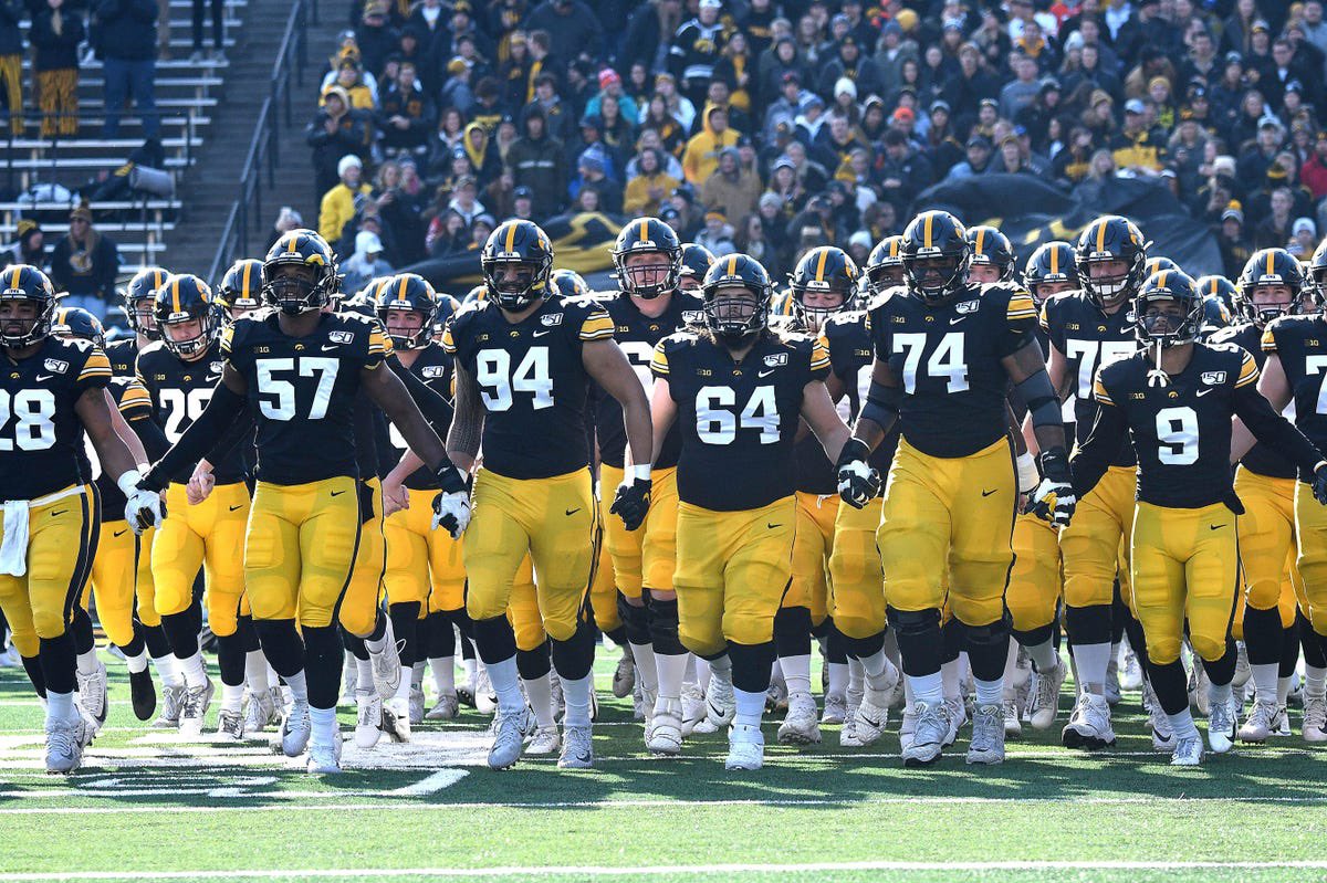 Extremely blessed to have received an offer from the University of Iowa! @CoachSWallace @CoachQuedenfeld @BrotherRiceFB @EDGYTIM @Rivals_Clint @On3sports @PrepRedzoneIL @dclay1889 @LemmingReport @michaelsobrien @AllenTrieu @ImrSports @BOOMfootball @NLAPerform @WINperformance1