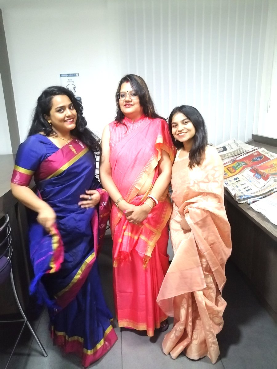 debasmitakeyag's tweet photo. Saree days, sorry faces 😂 #office #ThrowbackThursday #latepost #backfromdead #diwali2022 #toichennai #editdesk https://t.co/QVehTIEro0