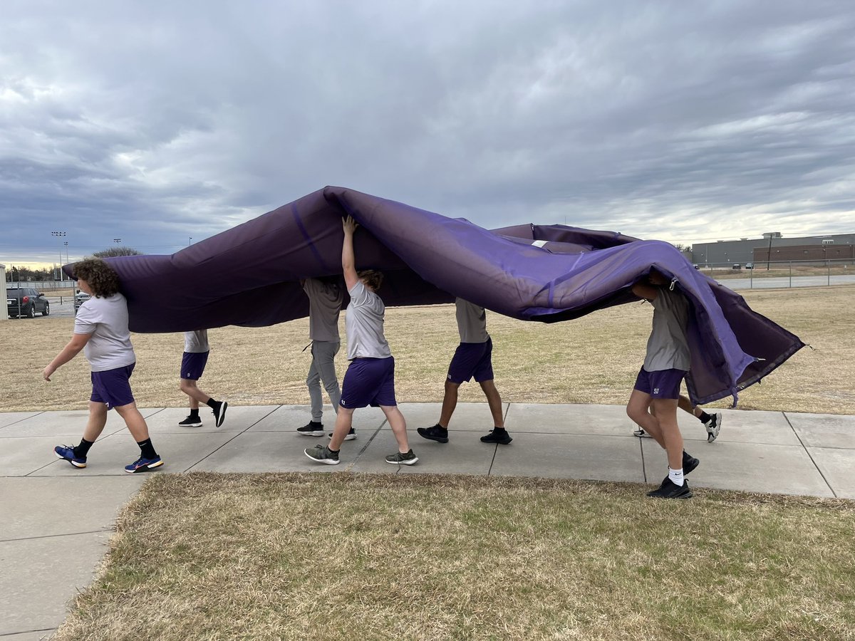 BonhamTrack_CC's tweet photo. Love this time of year! Getting set up for the season. Always appreciate our Warriors for all the heavy lifting. Now let’s go COMPETE! @BonhamISD_ @BonhamHS https://t.co/Ysbf4TvS4K