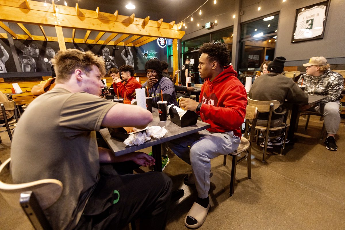 Oregon Football tweet media