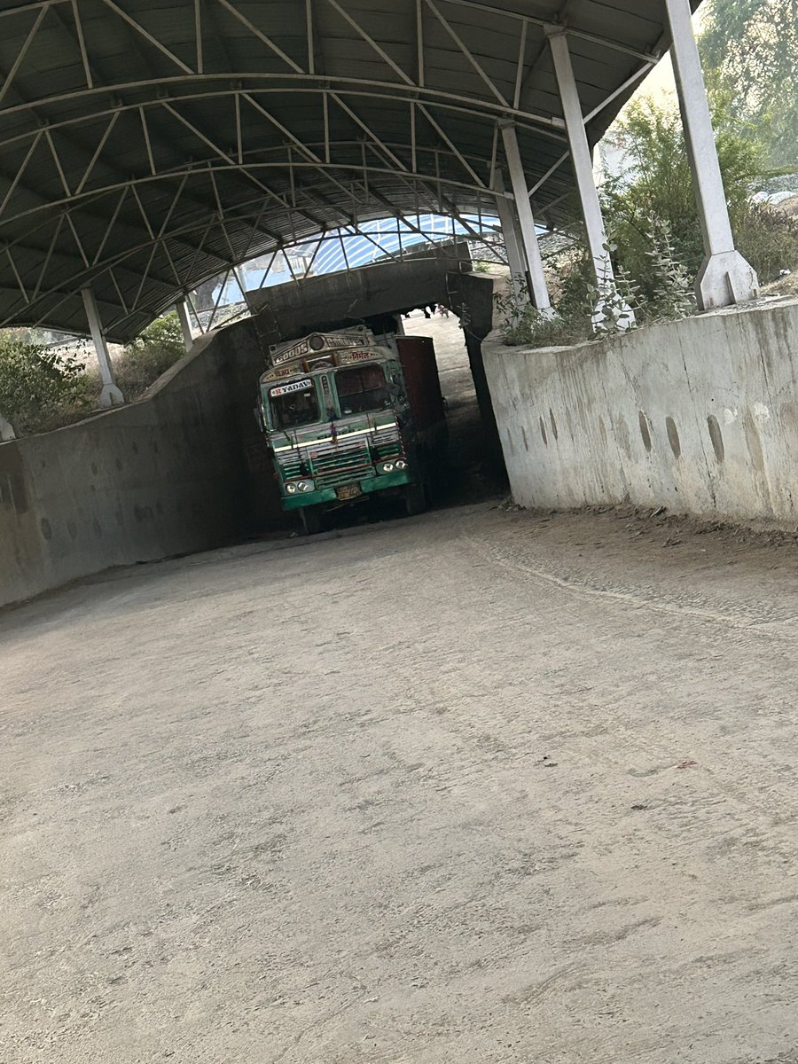 tikams334's tweet photo. Public pareshan ho Rahi hai ek bar pahle bhi complain kar chuka hu pr koi exan nhi liya sansad mahoday #dushyantsinghdholpur aap k lokshba shetr k logo ki pareshani ko samphire https://t.co/9mY5q87F0R