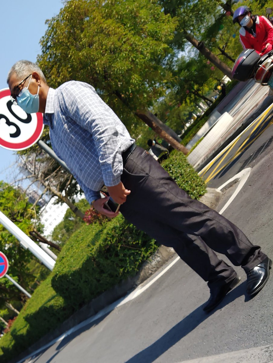 vinker17's tweet image. 阳康之后的好天气～期待着春节放假的猪先生