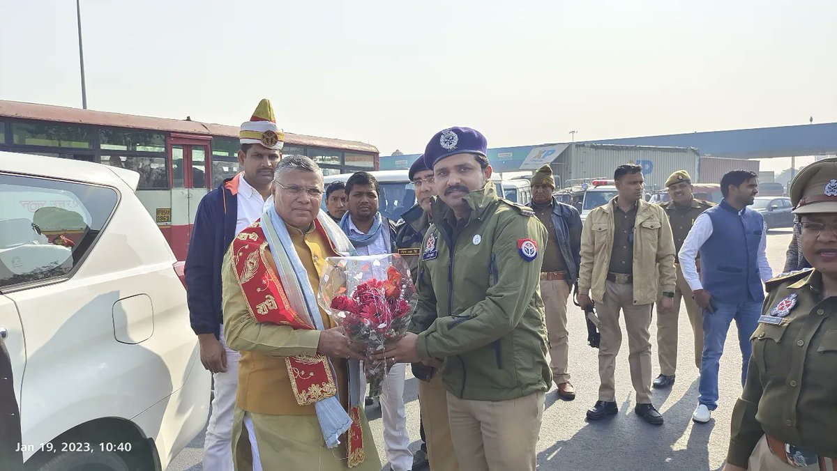 dharmindia51's tweet photo. आज जनपद मथुरा पहुंचने पर विभागीय अधिकारियों द्वारा किए गए स्वागत के लिए आभार।
#NarendraModi 
#AmitShah 
#JPNadda
#MYogiAdityanath #SunilBansal
#Dharampalsingh
#BhupendraSingh 
#PMO_INDIA
#BJP4UP #BJP4IND
#UPgovt
#karagar 
#Homgards https://t.co/wiPFxnXN1W