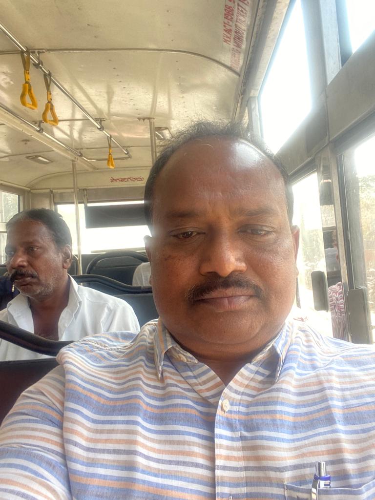 rmscrtsrtc's tweet image. Sir, travelled journey on route no. 279 in CNT depot bus from L.B Nagar to JBS on BUS DAY. Thank you 
#TSRTCBusDay
#IchooseTSRTC
#TravelwithTSRTC
@TSRTCHQ @tsrtcmdoffice @Tsrtcedghz