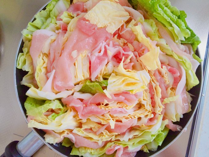 ミルフィーユ鍋だ!!
野菜と肉触ると手が冷たい
料理って大変 