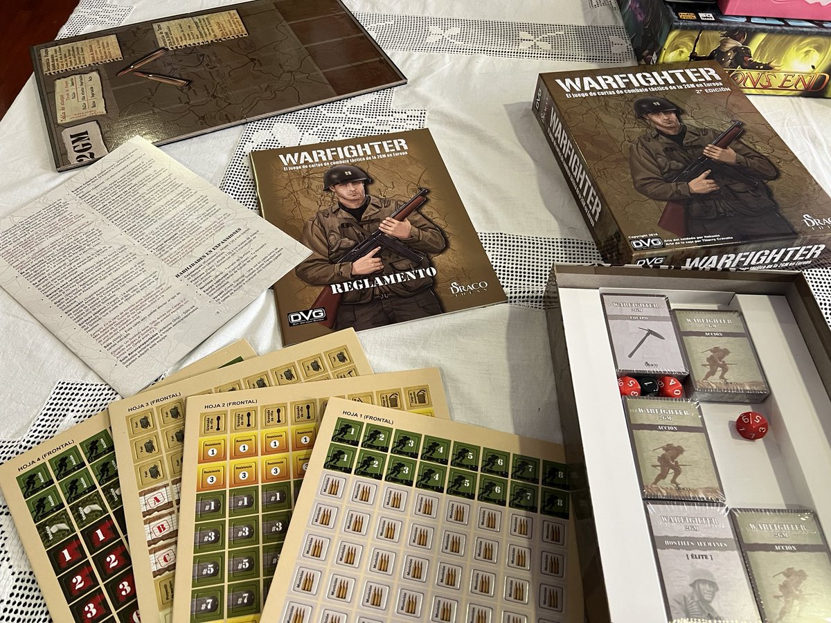 Aprendiendo este juegazo! Si las cartas, la guerra y los cooperativos son lo tuyo, aqui es!Impresionado por la calidad de componentes de draco ideas! Placer puro en solitario! #juegosdemesa #wargames #boardgames #juegosensolitario #warfighter #dracoideas #eximiagames