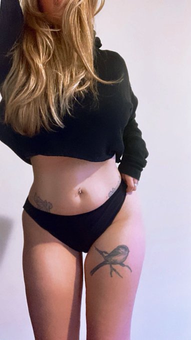 1 or 2? https://t.co/8MKI6IpG5p<a href="/tag/patreon"class="tags"><span>#patreon</span></a><a href="/tag/nudez"class="tags"><span>#nudez</span></a>