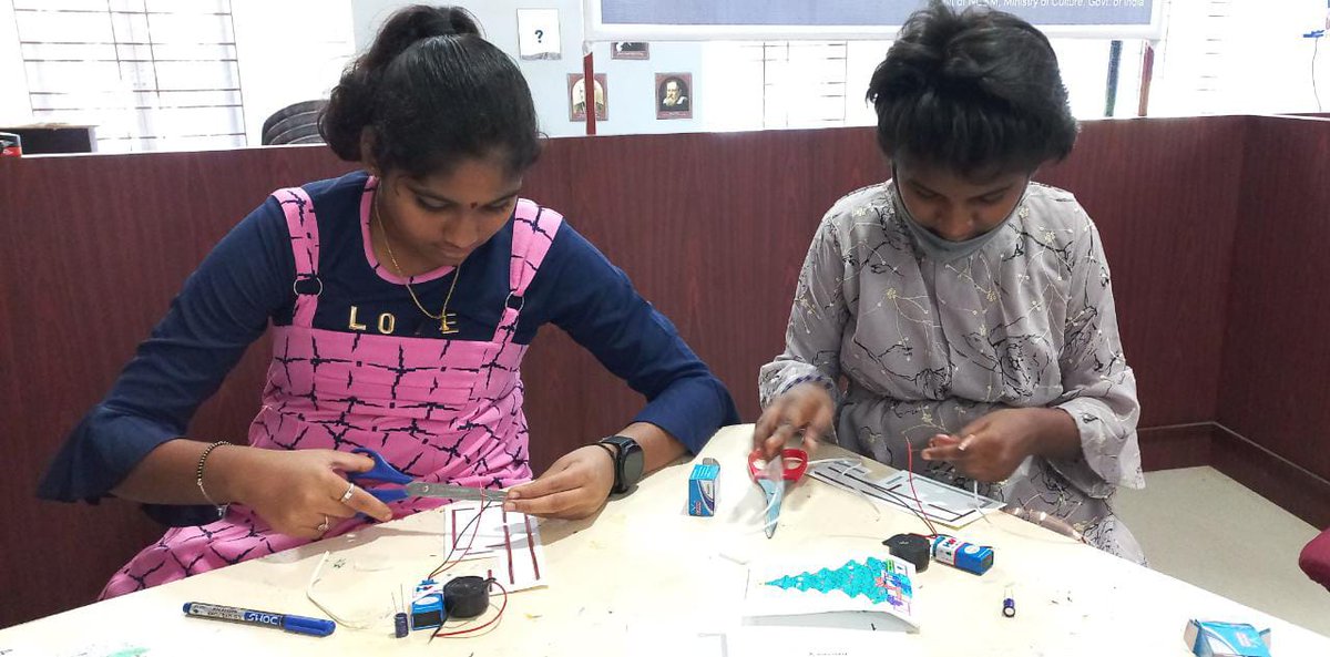 ncsmgoi's tweet photo. A Creative Ability Course on Paper Electronics for school students was conducted by @TirupatiRsc a unit of @ncsmgoi from January 12 - 16, 2023.
#PaperElectronics #Students #electronics #Tirupati https://t.co/88j421p7qJ