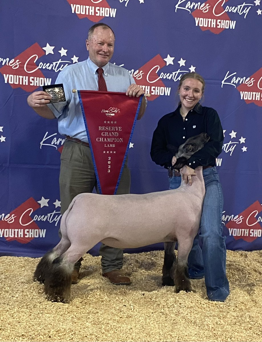 Stellar student, exceptional basketball player, and shows the Reserve Grand Champion Lamb at the county show! What cant she do!? Congrats Kaslyn! <a href="/KarnesCityISD/">Karnes City ISD</a> <a href="/kaslynm2/">kaslynm</a>