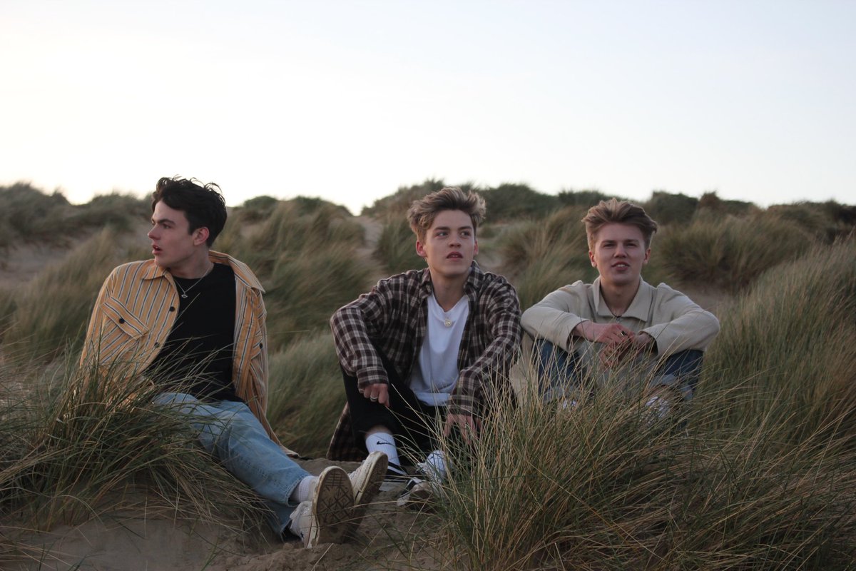NewHopeReece's tweet photo. #NHCTimeCapsule love again mv 🥲 https://t.co/d8IVxrHukI