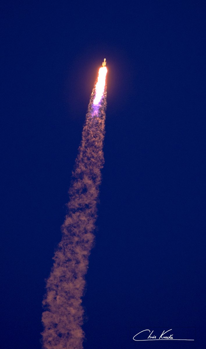 ExplorersClub's tweet image. Photos from @SpaceX&apos;s #FalconHeavyLaunch.

TEC Member Christopher Kraska captured shots of lift off, climb, separation, and descent of the boosters.
 
#SpaceFlight #FalconHeavy #FalconHeavy2023
