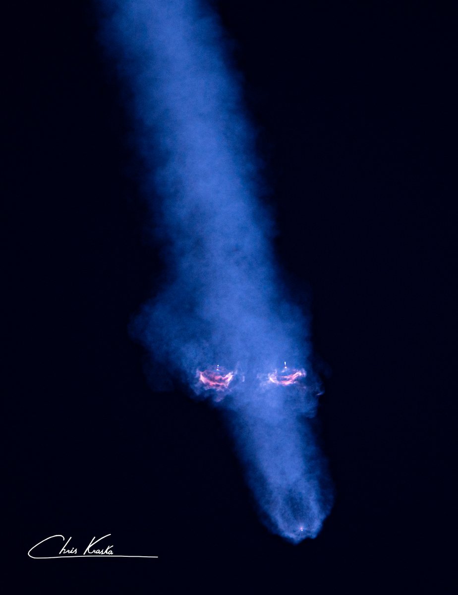 ExplorersClub's tweet image. Photos from @SpaceX&apos;s #FalconHeavyLaunch.

TEC Member Christopher Kraska captured shots of lift off, climb, separation, and descent of the boosters.
 
#SpaceFlight #FalconHeavy #FalconHeavy2023