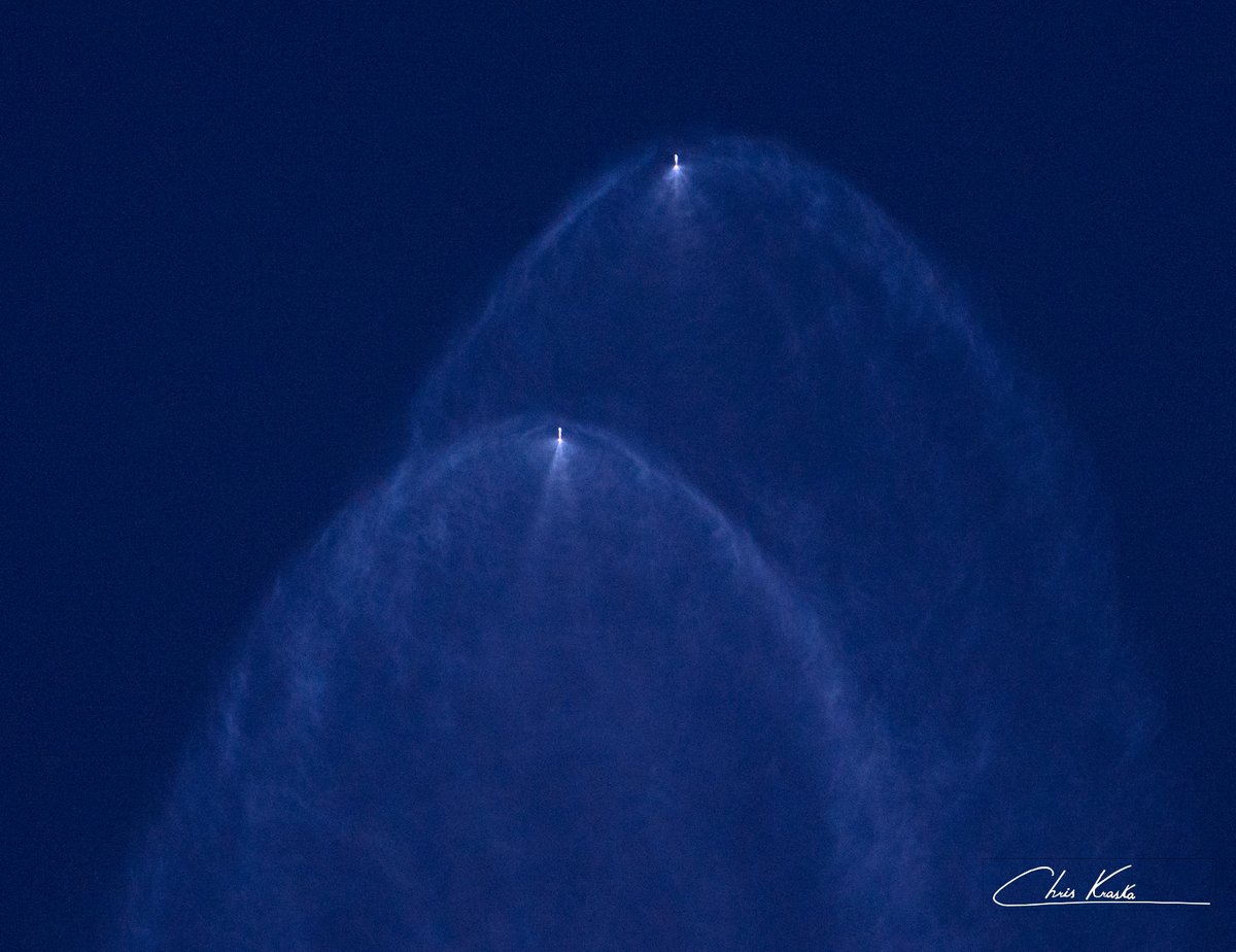 ExplorersClub's tweet image. Photos from @SpaceX&apos;s #FalconHeavyLaunch.

TEC Member Christopher Kraska captured shots of lift off, climb, separation, and descent of the boosters.
 
#SpaceFlight #FalconHeavy #FalconHeavy2023