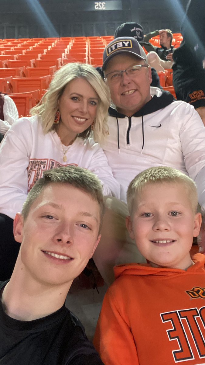 sharp_sd's tweet photo. #gopokes #beatou https://t.co/SU55tfyucD