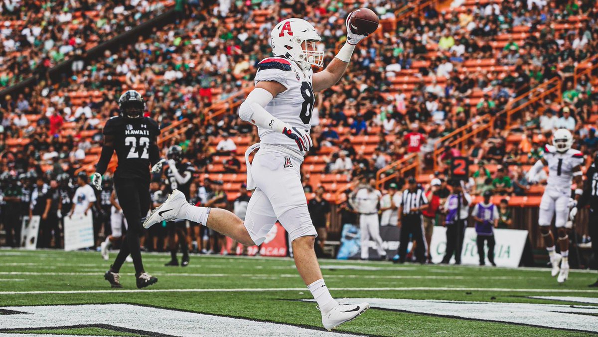 ZachGiuliano81's tweet photo. Thank you @CoachPaopao and Arizona for the offer! @GregBiggins @SWiltfong247 @adamgorney @ChadSimmons_ @CraigHaubert https://t.co/rXKHBAIl9W