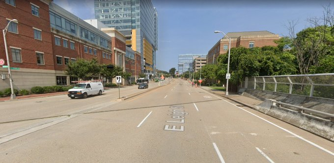 Boenau's tweet photo. The sign says 25. 
The design says floor it.

Civil engineers should learn about psychology &amp; human factors before they get near AutoCAD. https://t.co/2kTphqcjyW
