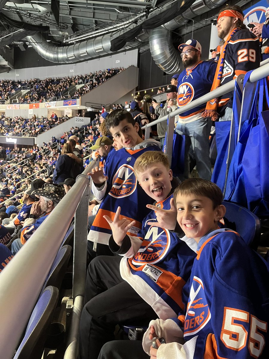 2bitmonkey's tweet image. Let’s go Isles! #LGI @NYIslanders