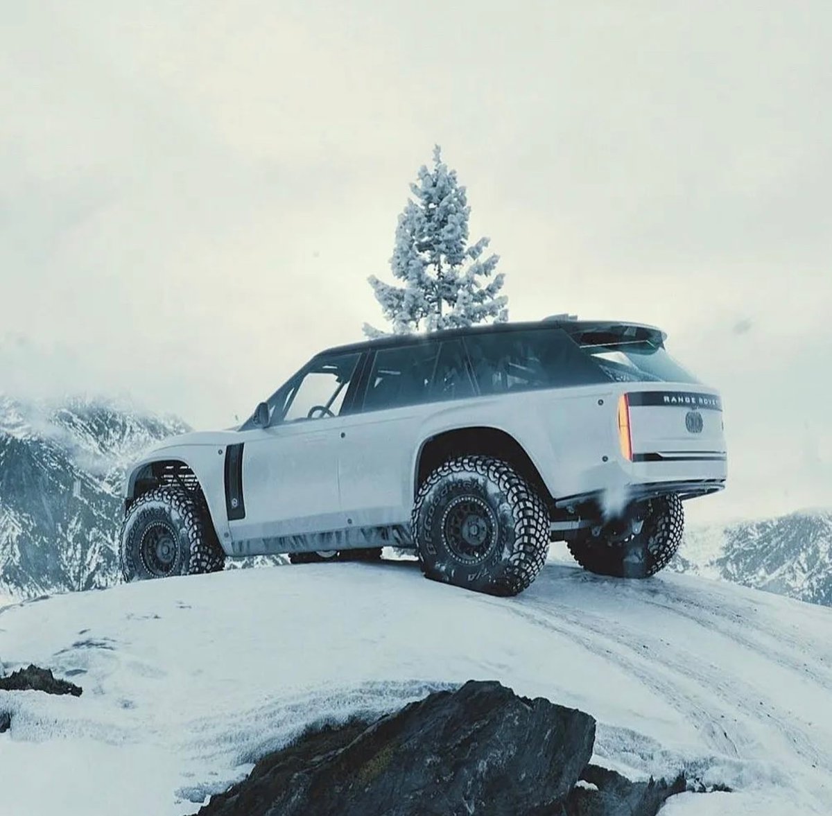 RangeRoverOfficial tweet media