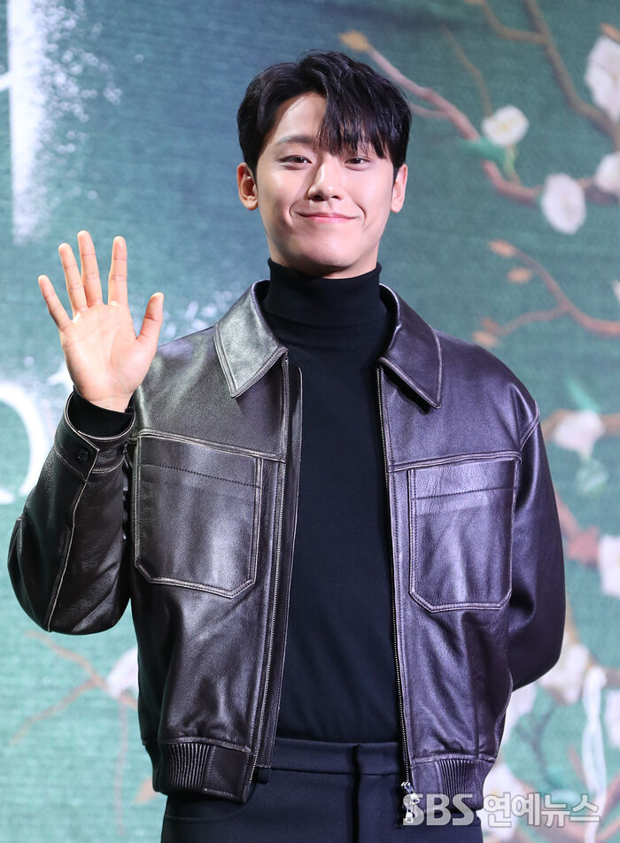 lee do hyun update🍁 tweet media