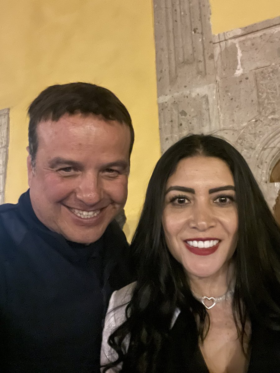 RolandoASolisO's tweet image. Con mi querida fundadora de #HijasDelaMx e #HijosDelaMx @FerBetancourt9, una gran mujer a quien admiro y que estoy cierto que su proyecto social traerá frutos para lograr un cambio en #México, para expulsar el #populismo, que tanto daño nos está haciendo #rolandolanota #Mexico