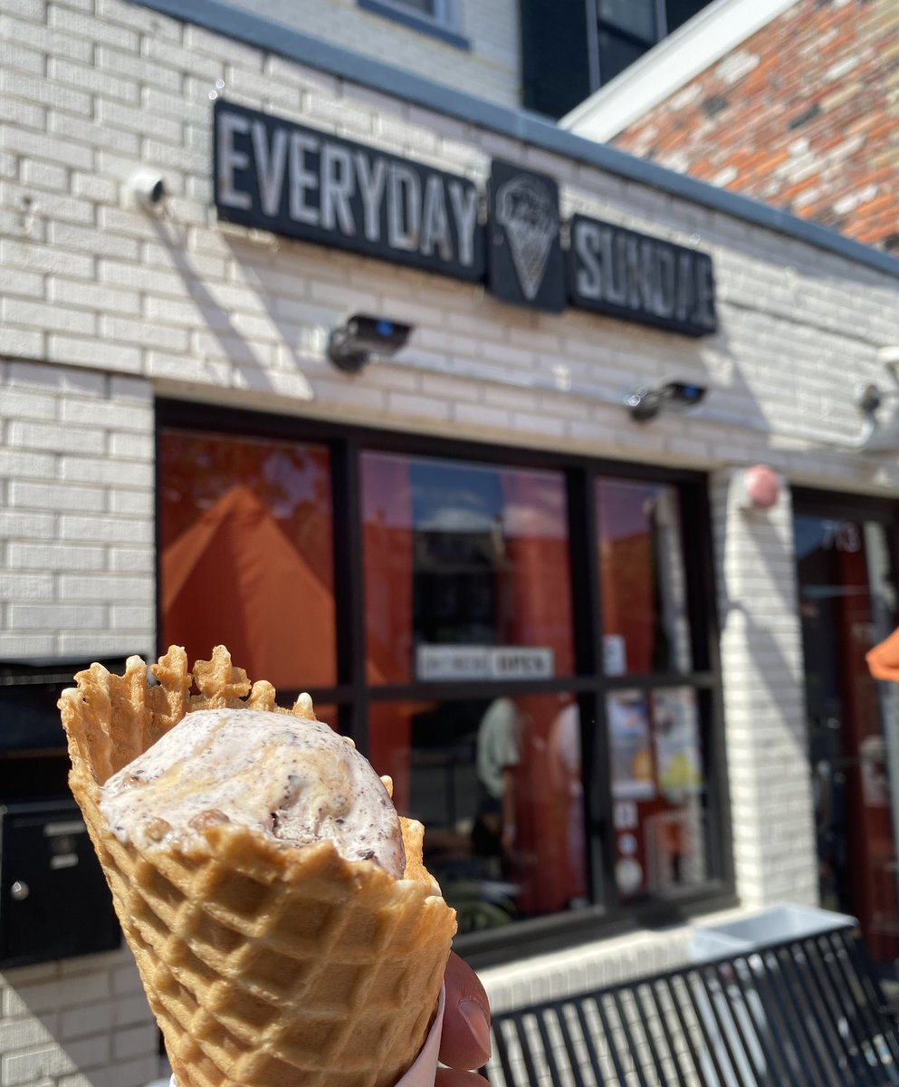 AlexCTaliadoros's tweet photo. One of my favorite things about DC is the Everyday Sunday ice cream shop in Brightwood Park in #Ward4 getting unprompted donations from neighbors to treat less fortunate kids in the neighborhood to free ice cream. This is what community looks like! 🍨🍨🍨 https://t.co/cc4YvfAEsj