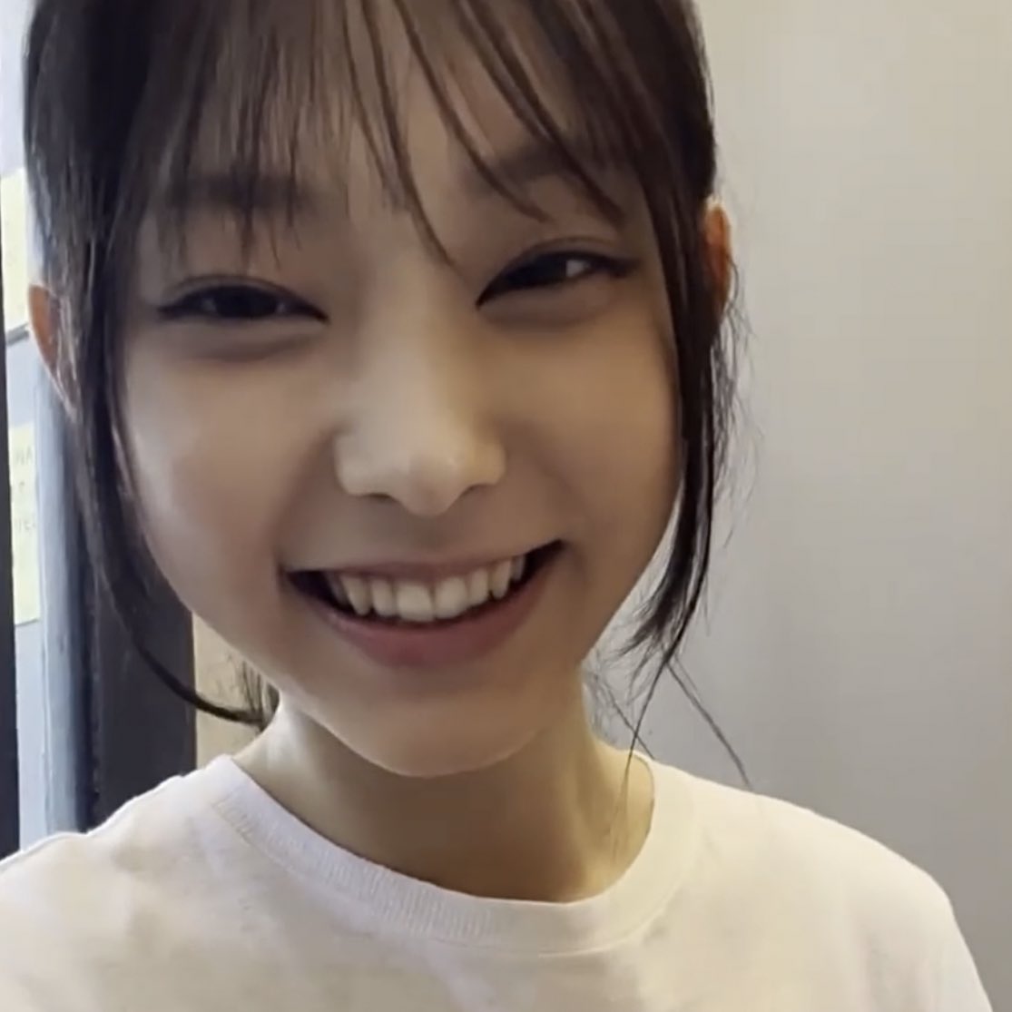 haerinhourly's tweet image. hello bunnies !! this account is dedicated to newjeans’ #HAERIN, where i will be posting hourly pics, videos &amp;amp; more! ♡

please follow, rt and like to spread 🐈