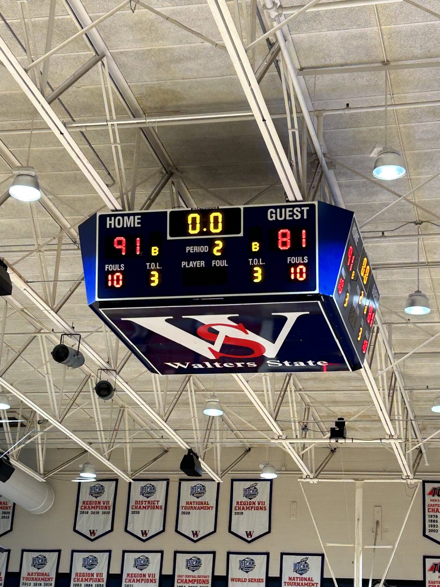 MBK FINAL

Walters State 91, Roane State 81 

Senators improve to 12-7 and 5-3 in TCCAA play!!