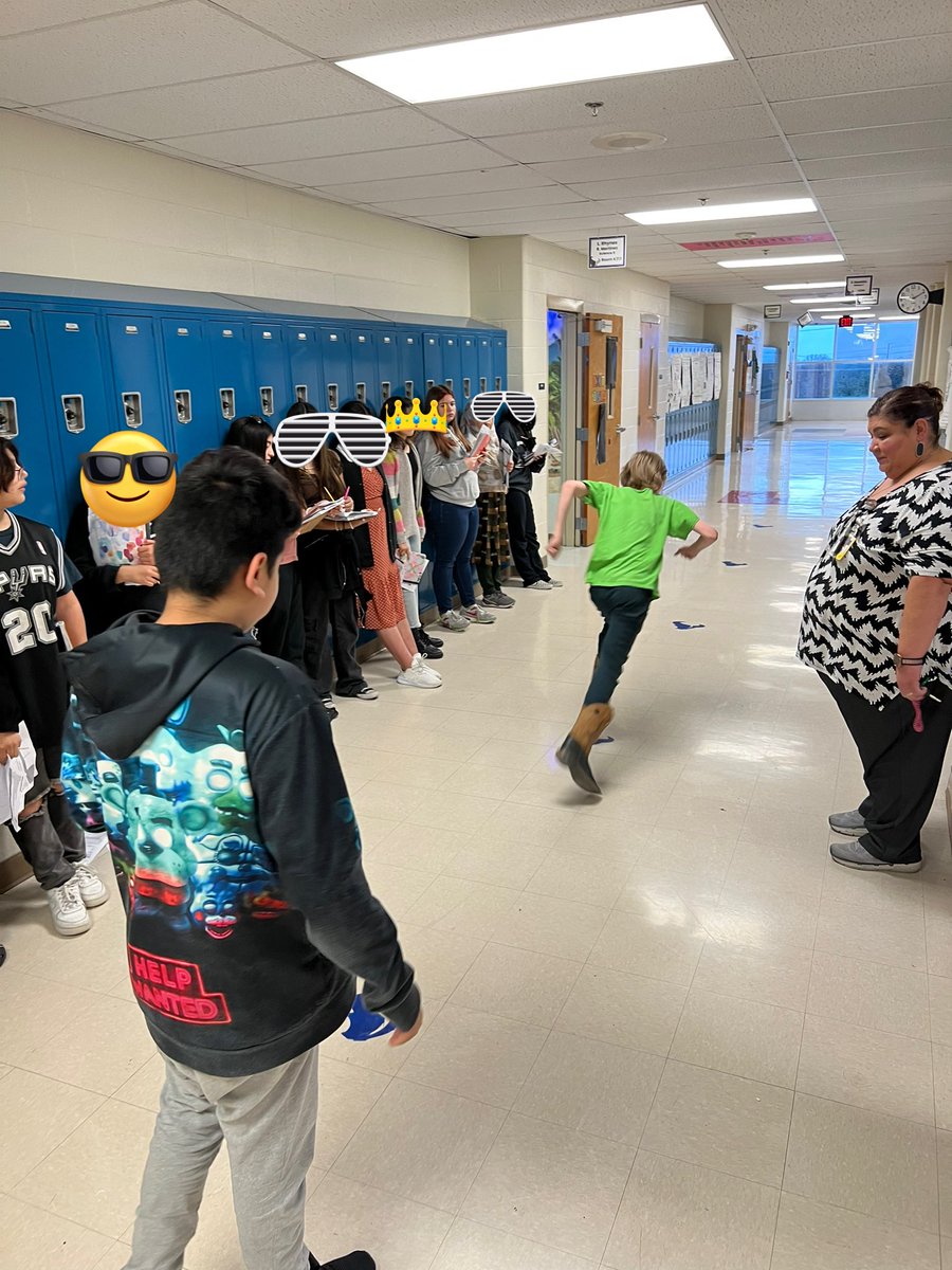 MrDelgadoSci's tweet photo. Our 6th graders run in the hallway for science! They learned how to manipulate the speed formula by measuring distance and time. Way to go @rhynesneff and @Ronnyca6112888! @NISDPatNeff @NISDMSScience #NISDMSSciencecoach https://t.co/0KVGLzgczf