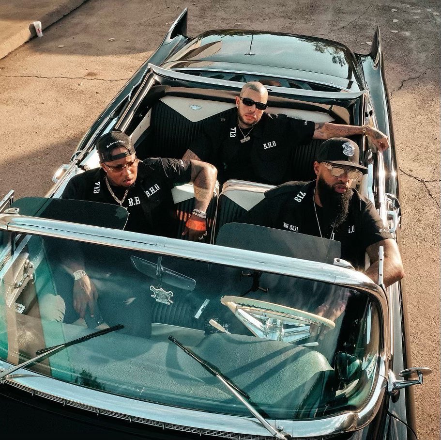 SteakxShrimp's tweet photo. Outlaw season 🐗🐗 https://t.co/liCkYPe3Cu
