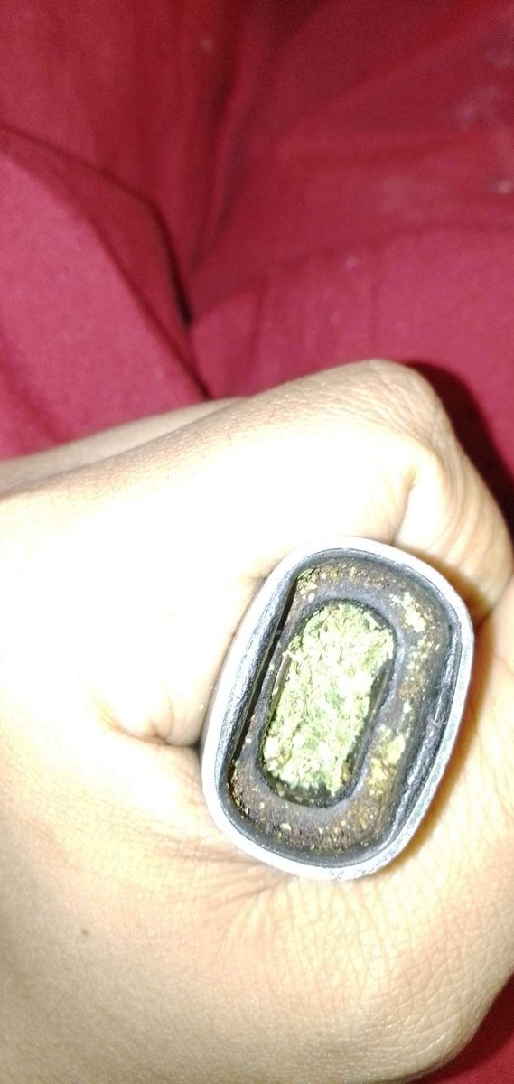 ASVP_loudpack's tweet image. Pax 3 session &amp;amp; That 70&apos;s Show. Got some &apos;zza 🍕 today from #ModPizza . This strain is so sticky