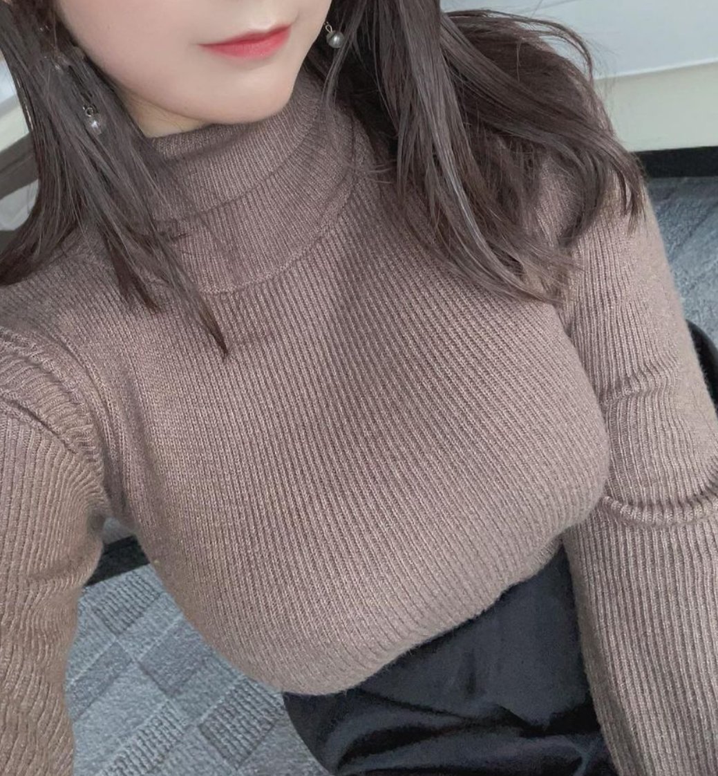 오늘도 한껏 꾸미고 나가요~^^

#일탈 #섹트 #유부녀 #기혼