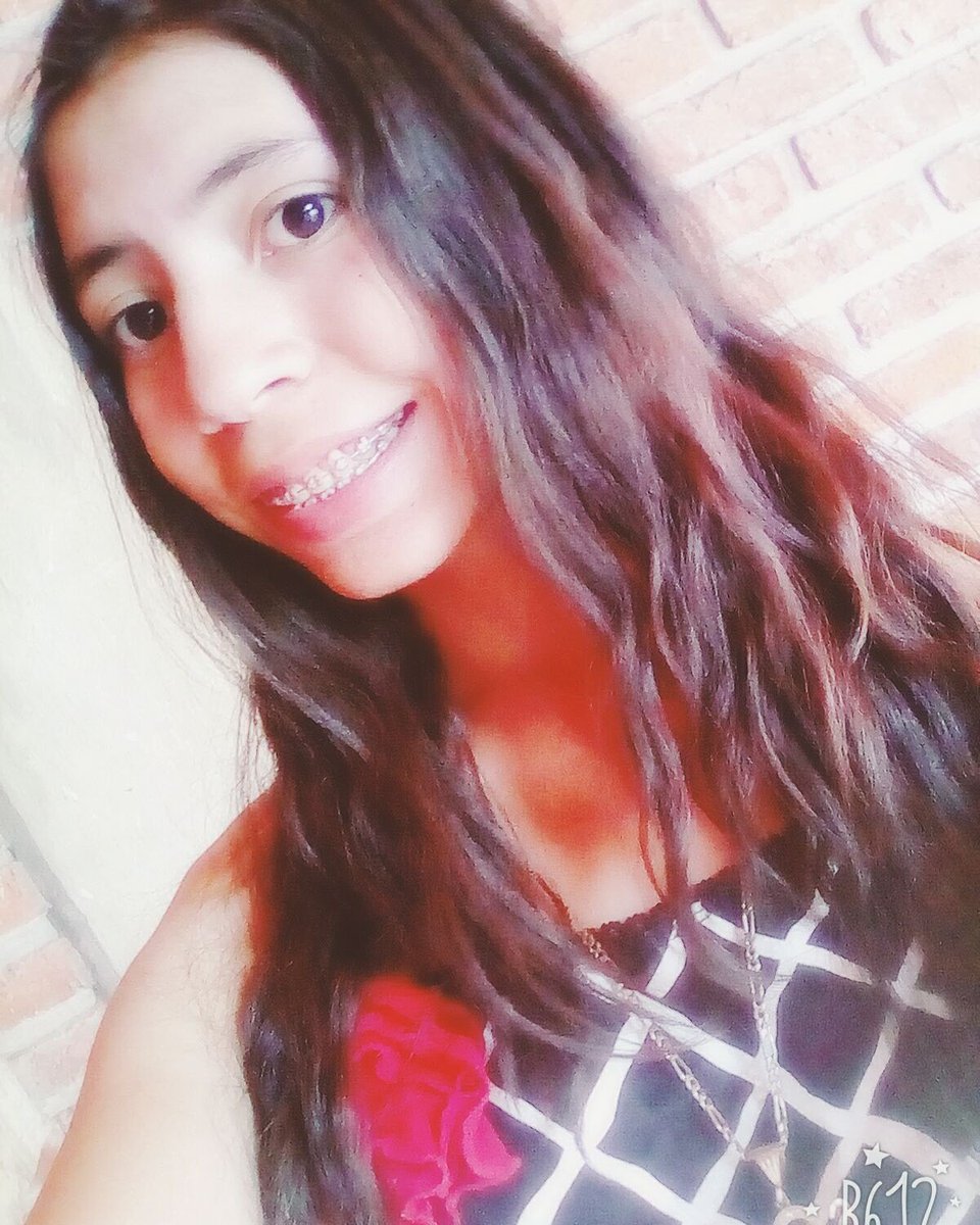 salmaponce10's tweet photo. 17.- cuando tenía 15 me pusieron brackets y debo admitir que odiaba esa idea. https://t.co/ntkXqbwcn3